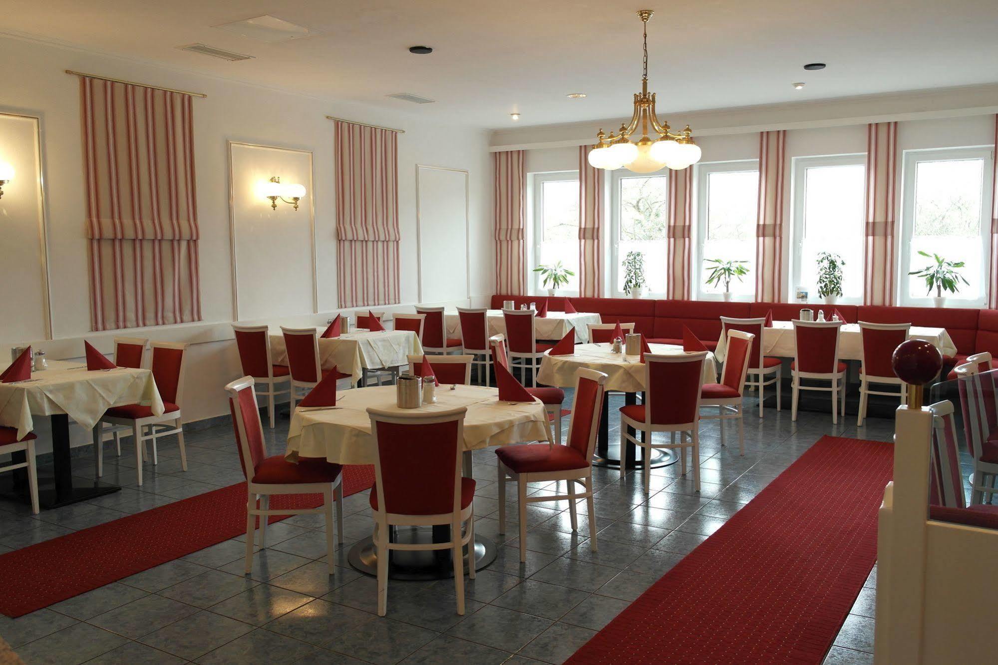 Grandhotel Niederoesterreichischer Hof Lanzenkirchen Luaran gambar